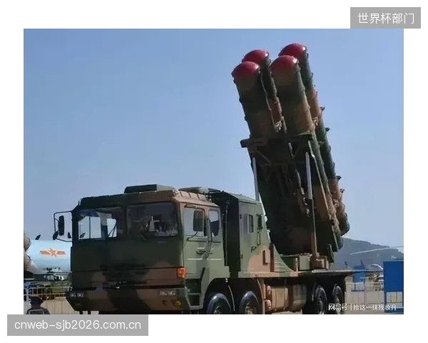 尤拉诺维奇镇守的右路防区将面临速度考验，协防体系至关重要。